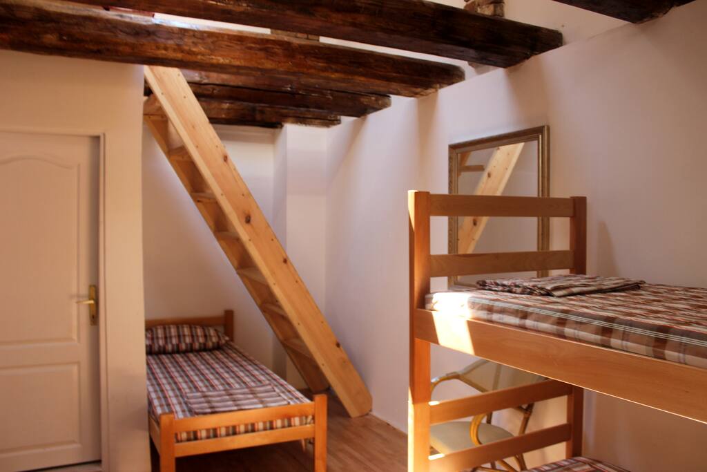 5+2 mixed room