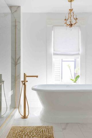 Luxury close to Children’s Hospital gallery image 2