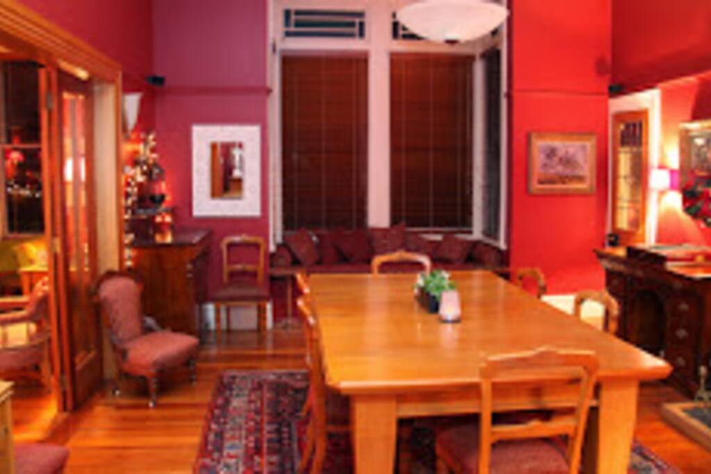 Dining Room/Meeting Room