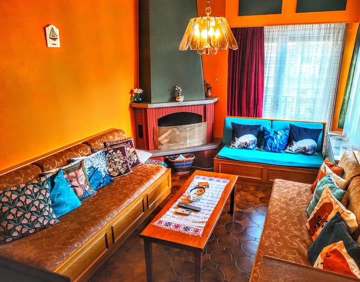 Philotimia, 120m2 of space +parking, AC, fireplace Apartments for