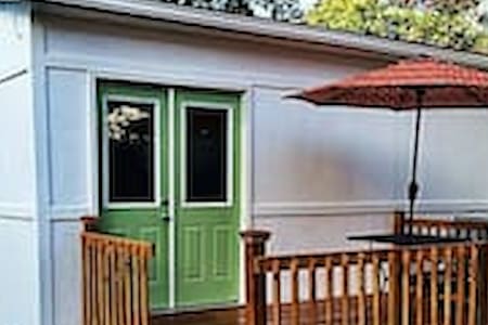 Tiny House Big Easy Living Mins to FQ 17STR-03645
