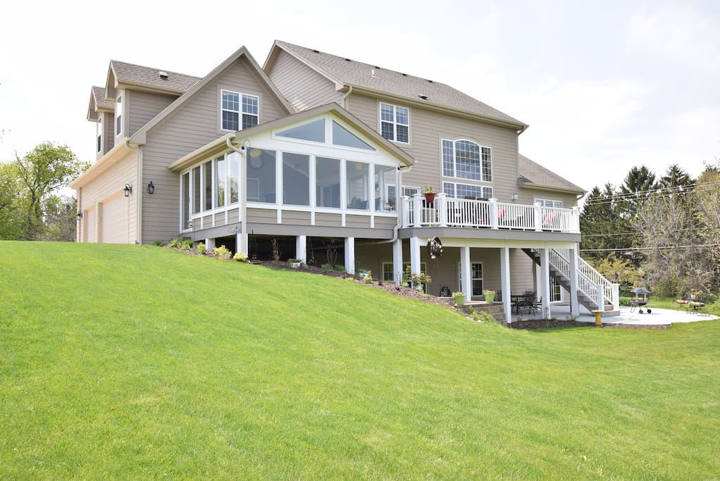 Screened in room and deck