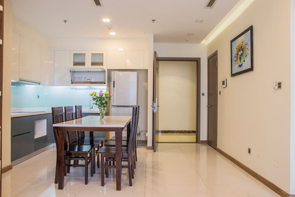 Kitchen & entrance