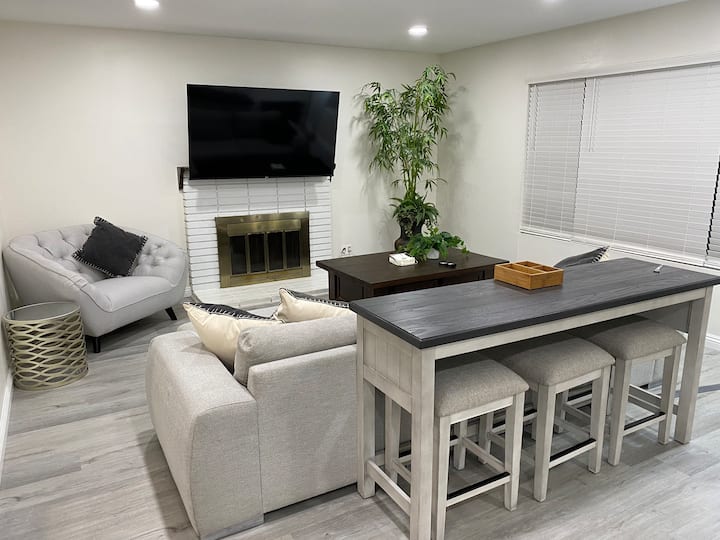 Pickleballshops 5 Bedroom 2 Washers 3 Dryers - Claremont, CA