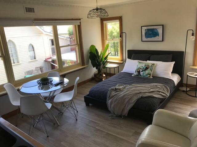 Airbnb East Launceston Vacation Rentals Places To