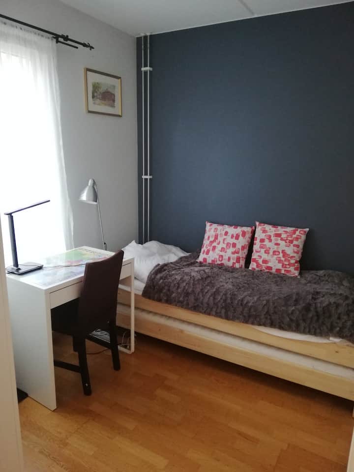 Chumba cha 3 cha kulala - chenye kitanda cha watu wawili kinachoweza kupanuliwa.