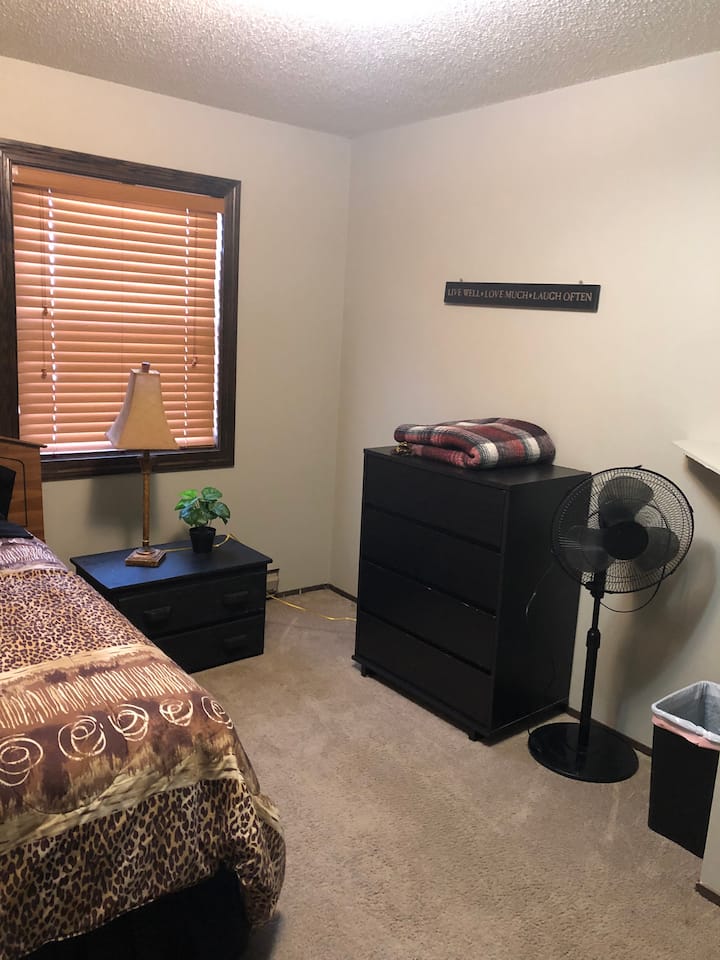 საძინებელი 1