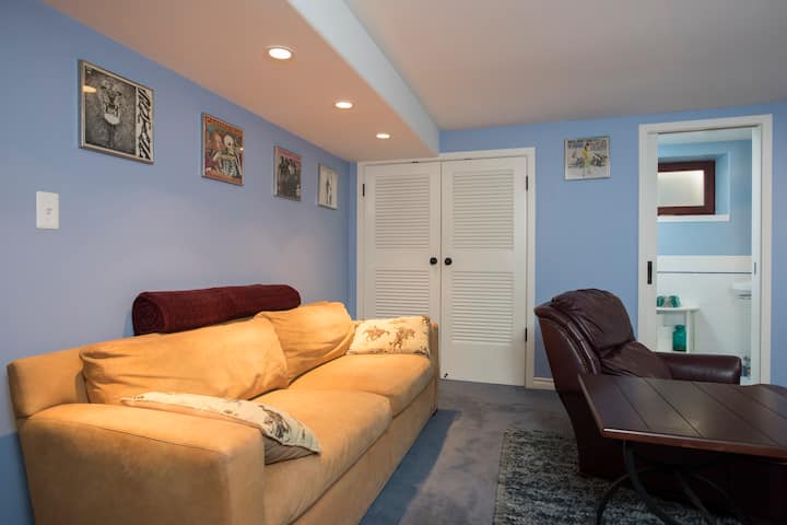 Cozy Private Space North Seattle Private Parking - シアトル