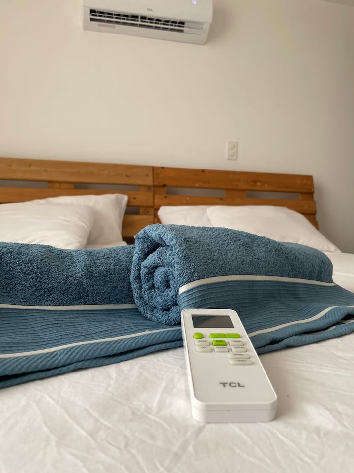 Mashuka, taulo zimejumuishwa na kiyoyozi katika vyumba vyote 3!! 