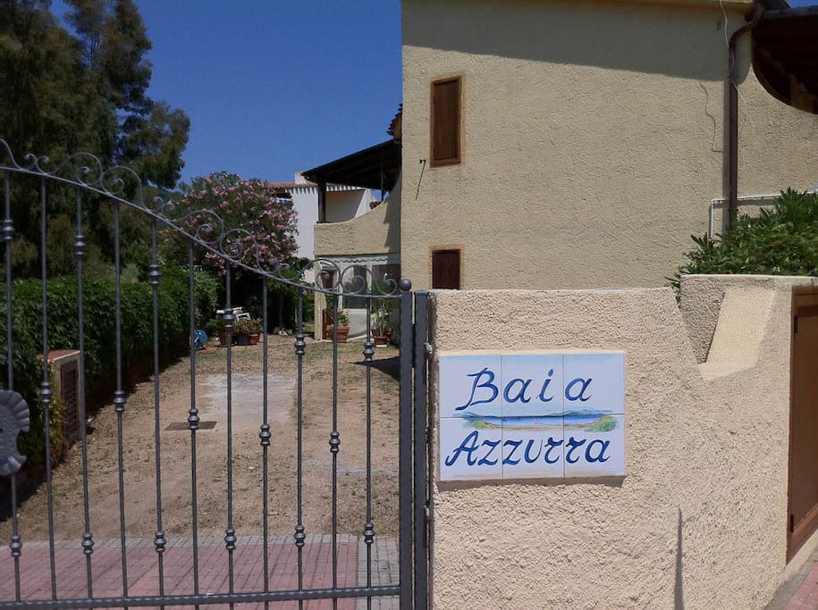 The flat is part of the small complex Baia Azzurra