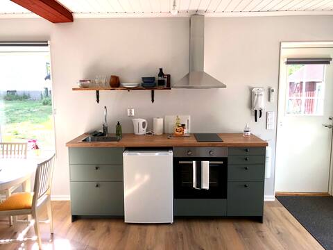 Popular Airbnb listing: Rosenlund Guesthouse - Granne med hönsen in Östergötlands