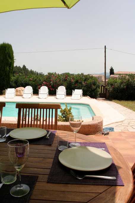 Enjoy breakfast on the terrasse