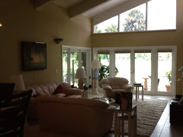 3/3 So Fla Pvt Pool Home On 5 Star Golf Course - Sunrise, FL