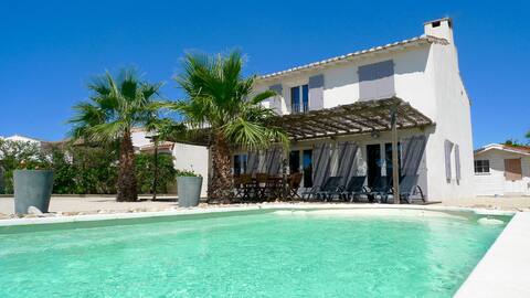 Seraine: Townhouse with pool