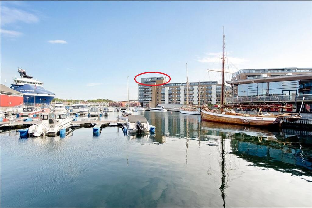 Yes, top apartment, 160 m², w 2 bedrooms & bathroom available for 1-6 guests