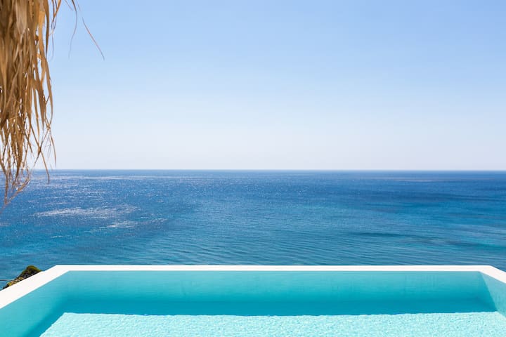 Fotinari Villa I-Steps to Beach,dazzling sea view