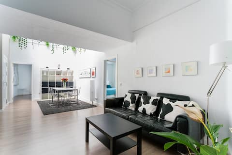Top performing Airbnb: Comfortable and spacious apartment Plaza San Pedro in Sevilla