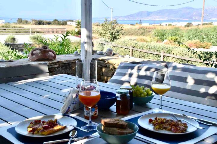 Bright villa in Plaka – Naxos gallery image 2