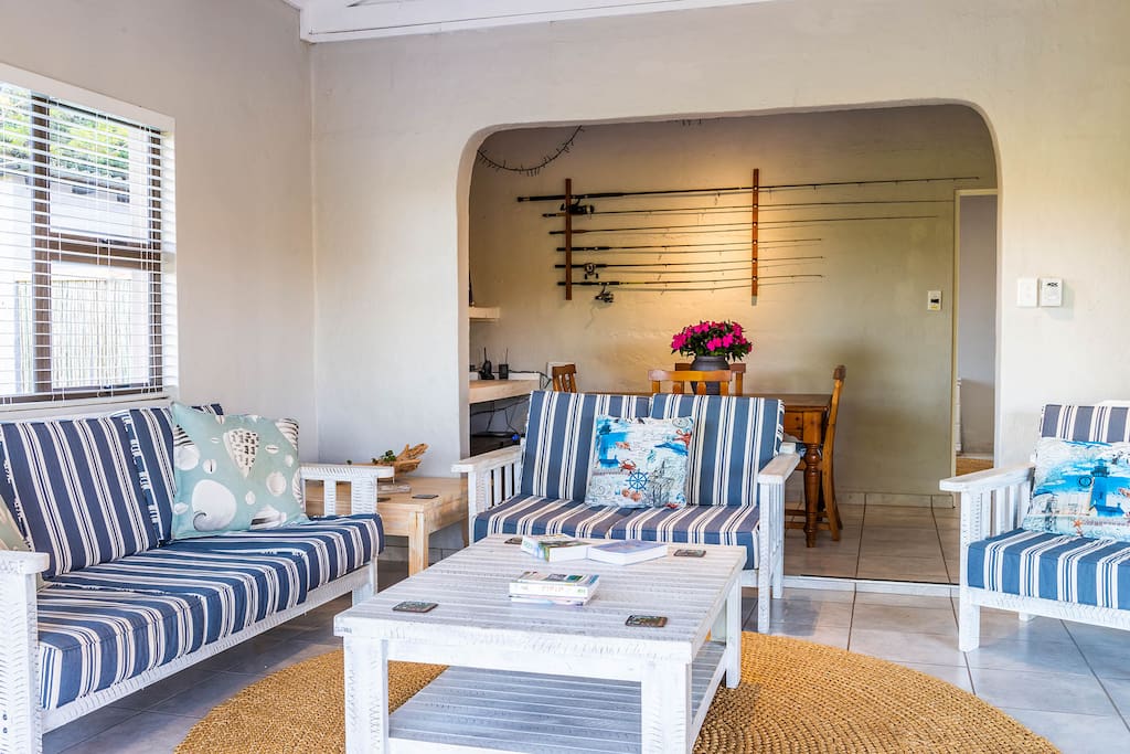 Cottage Lounge