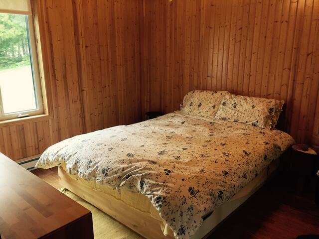 Baker Lac 4 season cottage gallery image 2