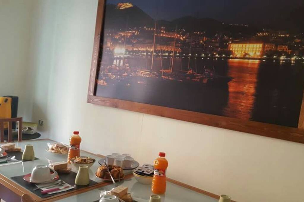 La nostra colazione su via roma