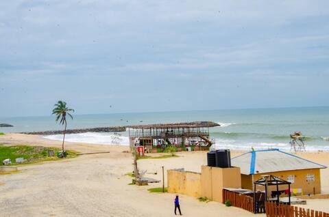 One Bedroom Scenery Oceanfront Apartment in Lekki