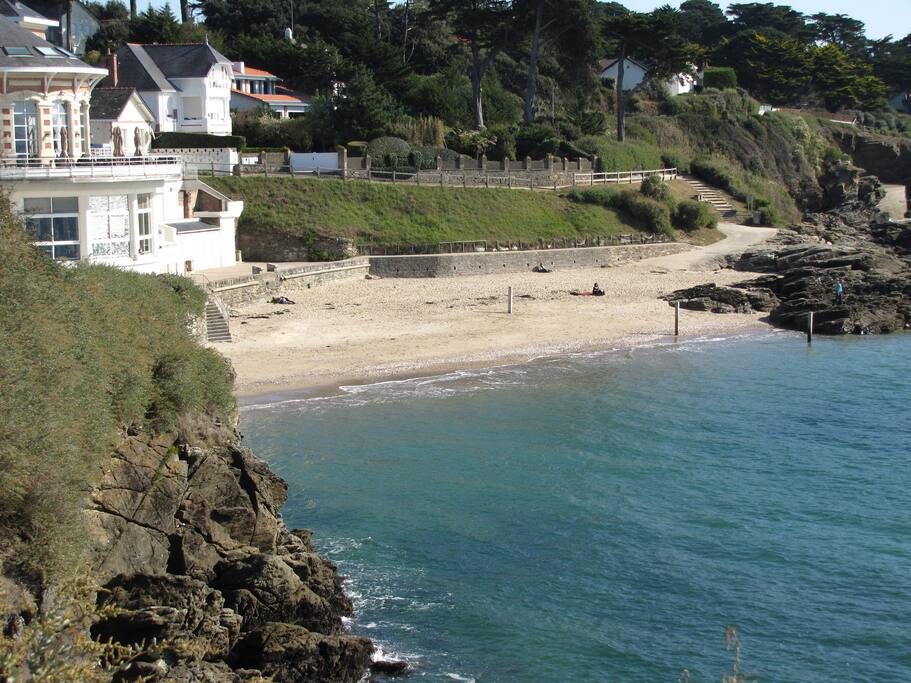 Plage 300m en contrebas