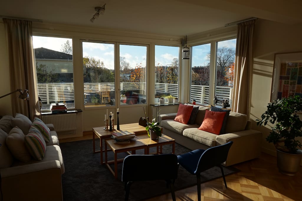 Main living room by the kitchen and the terrace. Facing south, sun all afternoon.