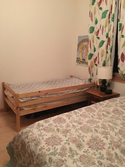 Single bed in Master bedroom