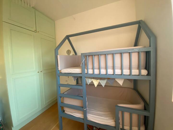 საძინებელი 1