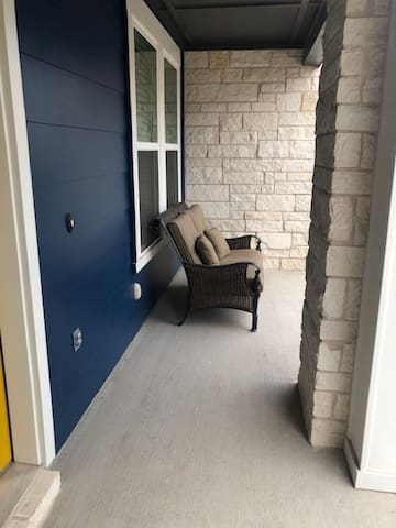 Newly Built Modern Pied-à-Terre II gallery image 2