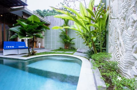 Seminyak Beach Private Villa 3 Rooms W/ Pool.   S2