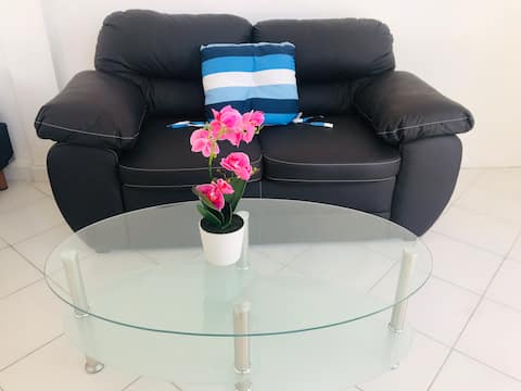 Popular Airbnb listing: Charming loft with sunny balcony view in Supermanzana 1