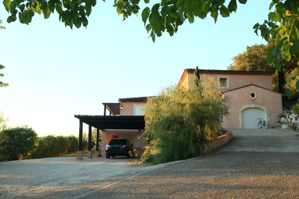 Accès à la maison
Access to the house