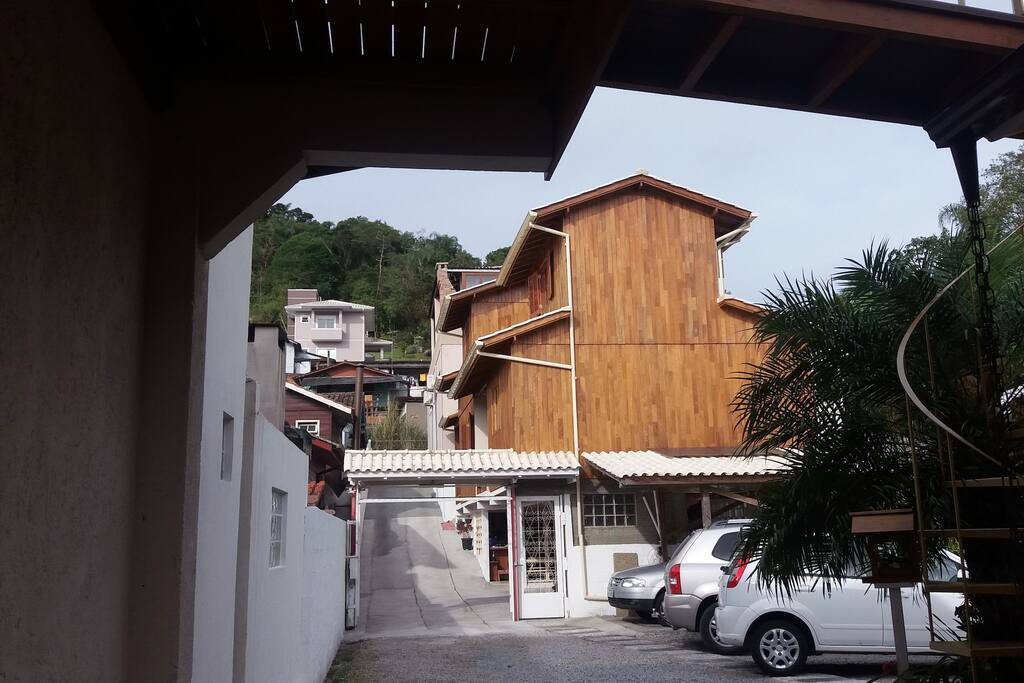 Estacionamento, jardim
