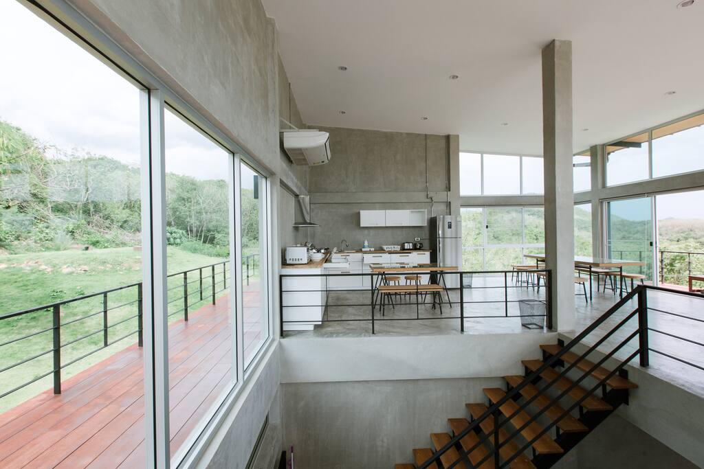 Upper level