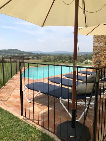 Masía del S.XVI con piscina y jardín en Ullastret gallery image 4