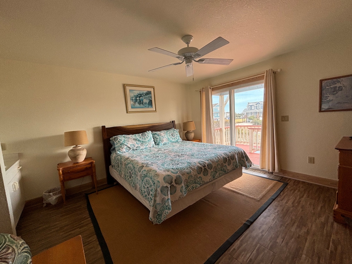 Oceanside king master; mid level