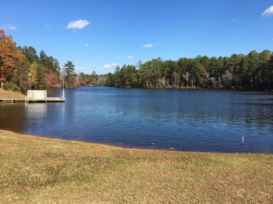 Four seasons beauty! Open year-round!
* For safety and liability reasons, Lifejackets are mandatory whenever in or on the lake. Some lifejackets available on site at no cost