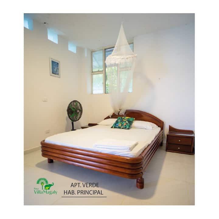 Zeleni stan, soba br. 1,  s bračnim krevetom, zajednička kupaonica 