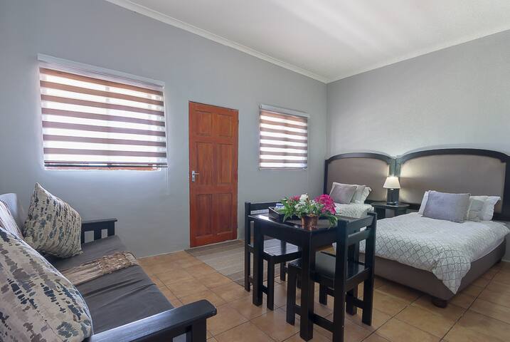 Seagul 4 sleeper , Kingfisher Hollow Guest House gallery image 5