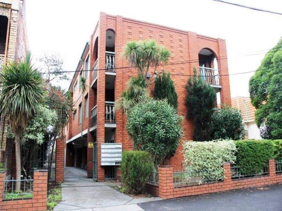 Great spacious apartment in Brunswick ! Perfect for all types of groups. - Ben
February 2018
