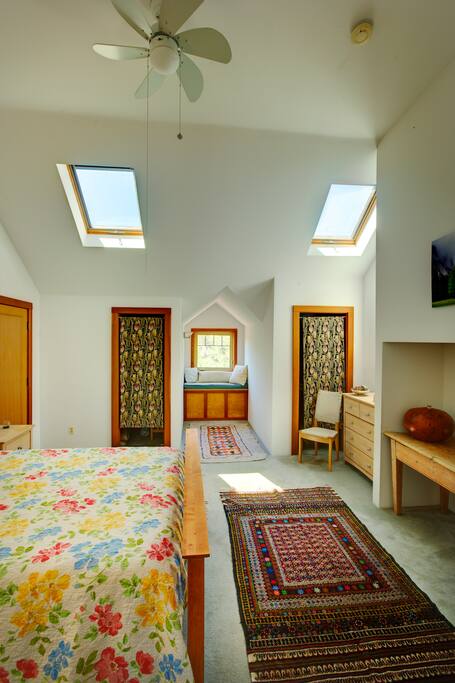 One of three cheerful bedrooms
