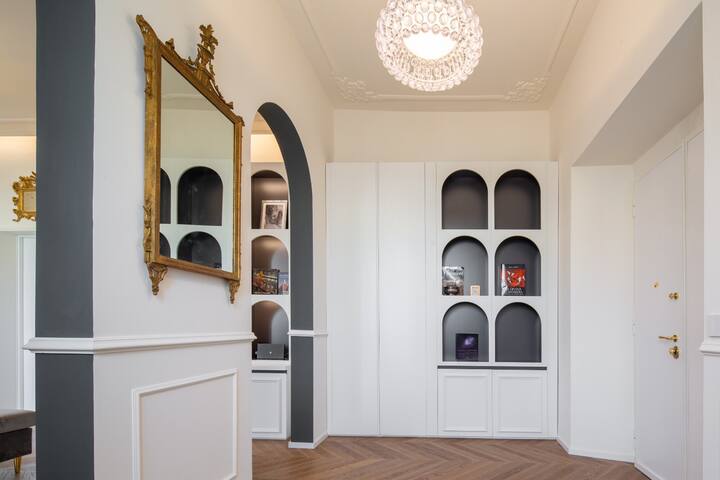 Free Parking – Superb Apartment Hystorical center gallery image 2