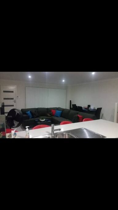 Lounge/Dining