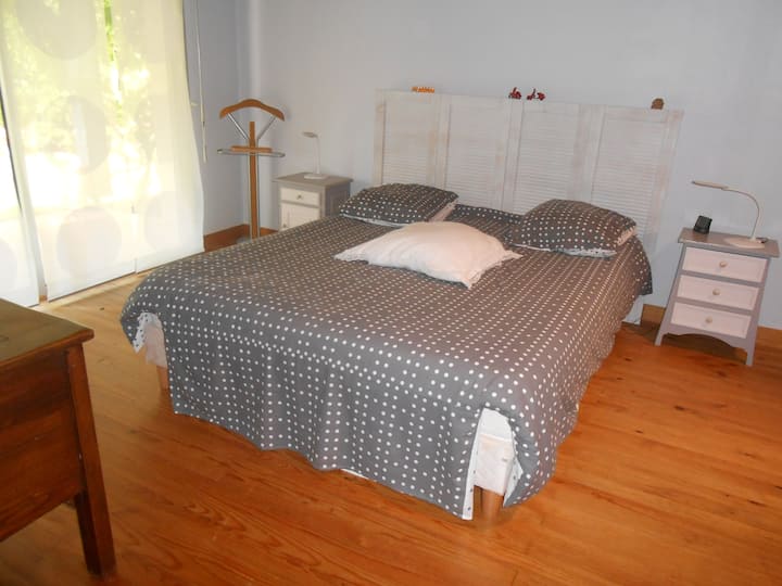 ห้องนอน 1 ที่ชั้นล่าง