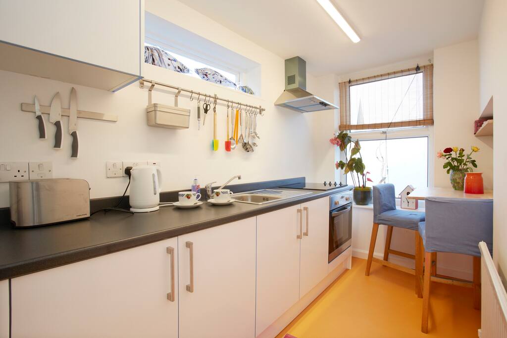 Guest kitchen