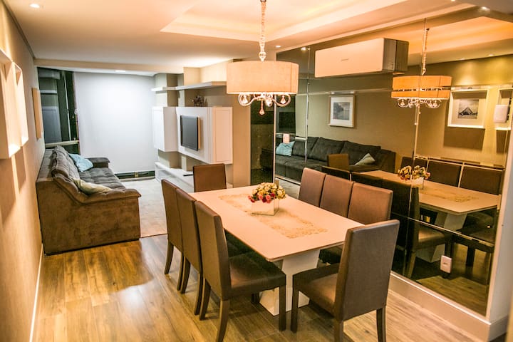 Entire home with 2 bedrooms in Itapema - Apart Meia Praia c/ Wi-fi, Ar e Rede de proteção