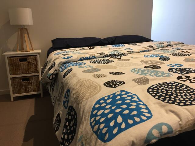 2 Bedroom Flat – GORGEOUS MELBOURNE SPOT gallery image 4