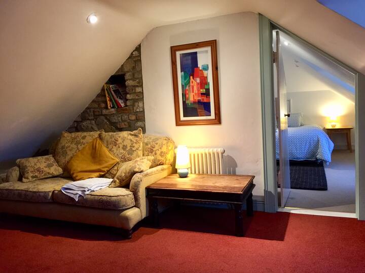 Bonita Suite Super King para 3 pessoas com sala de estar. - Airbnb